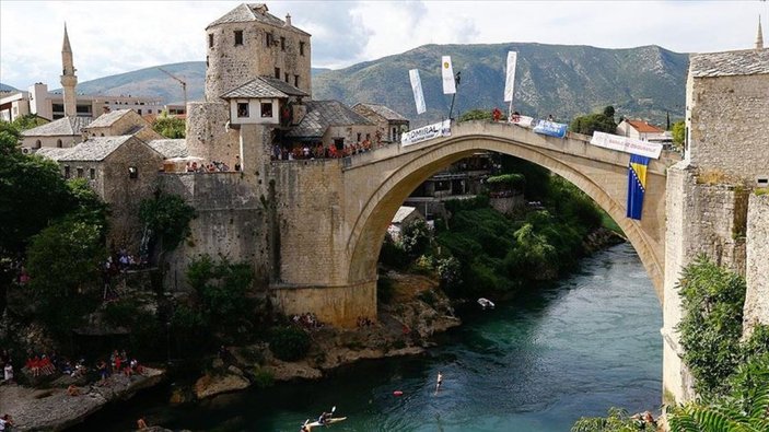 Tarihi Mostar Köprüsü'nün yıkılışının 29'uncu yılı
