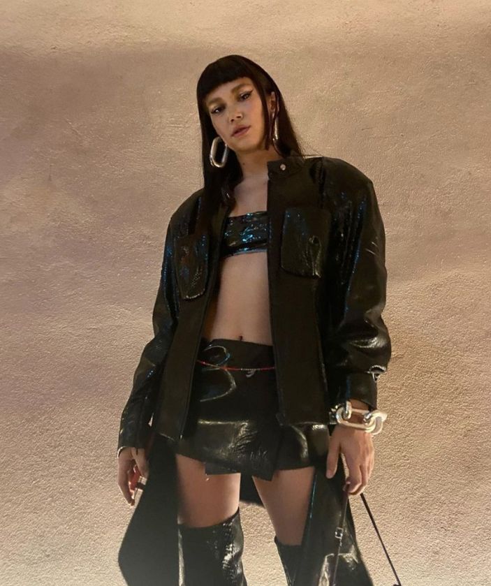 Melisa Şenolsun süper minili kıyafetiyle ortalığı yaktı geçti! 'Giyinmeyi unutmuşsun'