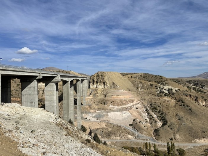 Kars-Erzurum arasındaki Taşlı Güney-2 Viyadüğü hizmete açıldı