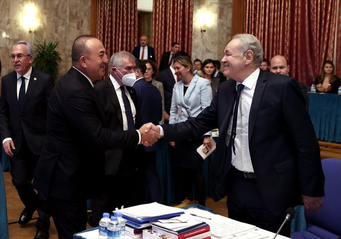 Bakan Çavuşoğlu: Atamaları liyakatle yapıyoruz, sizinki gibi torpil yok
