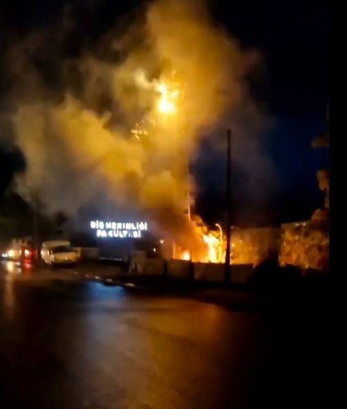Tokat'ta elektrik panosu bomba gibi patladı