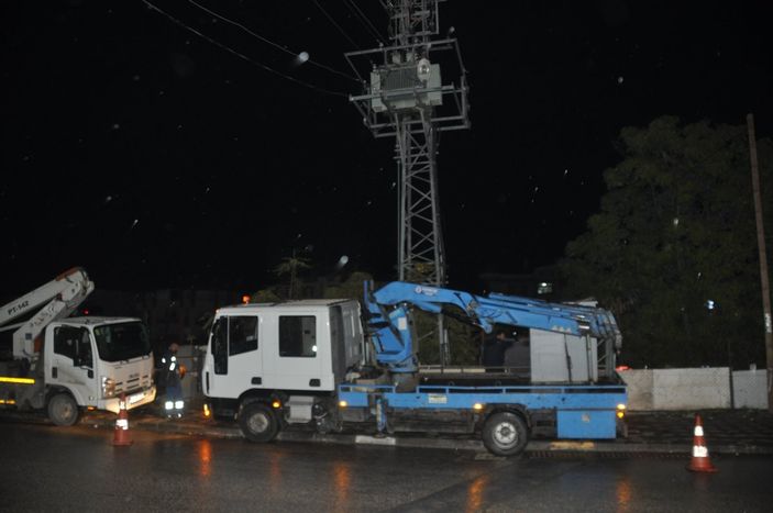 Tokat'ta elektrik panosu bomba gibi patladı