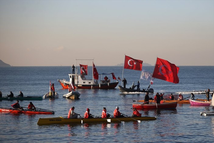 Yurt genelinde saat 9'u 5 geçe hayat durdu