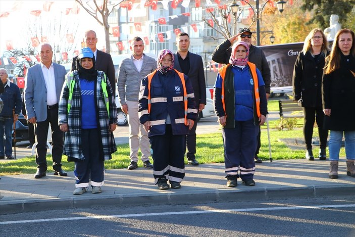 Yurt genelinde saat 9'u 5 geçe hayat durdu