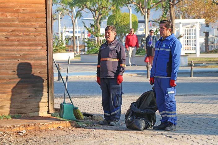 Yurt genelinde saat 9'u 5 geçe hayat durdu