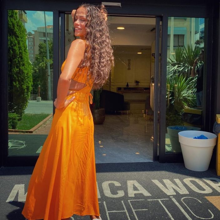 Oğuzhan Koç'un baldızı gözleri kamaştırdı! 'Demet'i fena sollar'