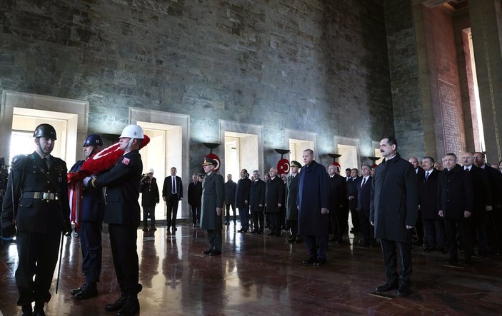 Cumhurbaşkanı Erdoğan, Anıtkabir Özel Defteri'ni imzaladı