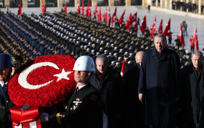 Cumhurbaşkanı Erdoğan, Anıtkabir Özel Defteri'ni imzaladı