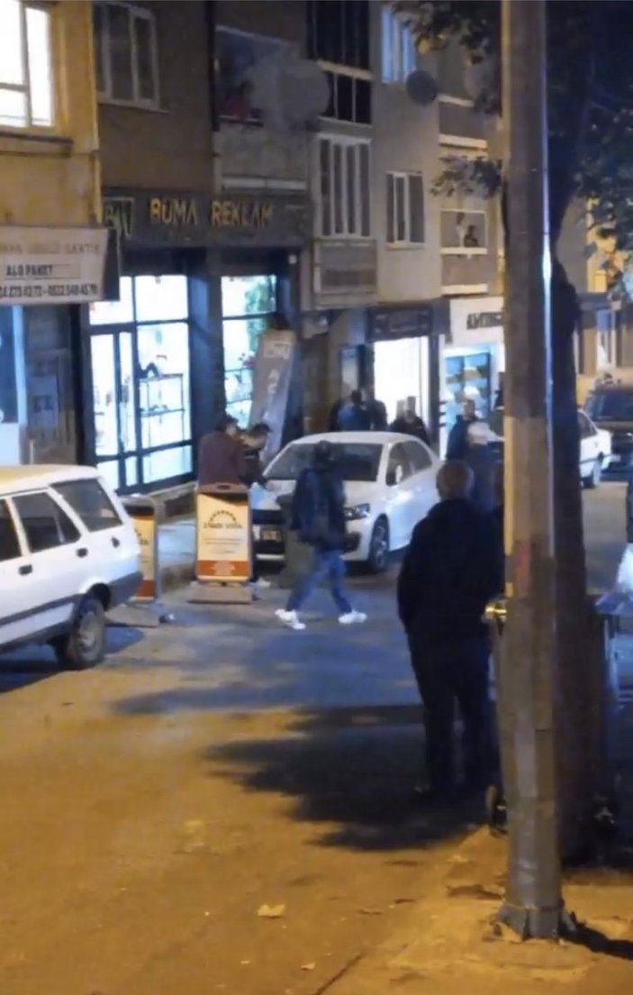 Bursa'da gerginlik: Biri bıçak çekti, diğeri ‘park edemezsin’ dedi