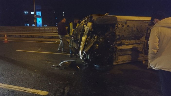 Arnavutköy’de, yol çalışmasını geç fark eden sürücü kaza yaptı