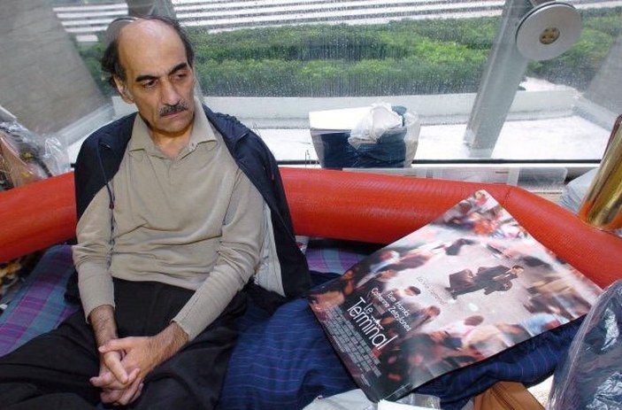 Fransa'da 18 yıl havalimanında yaşayan İranlı adam öldü