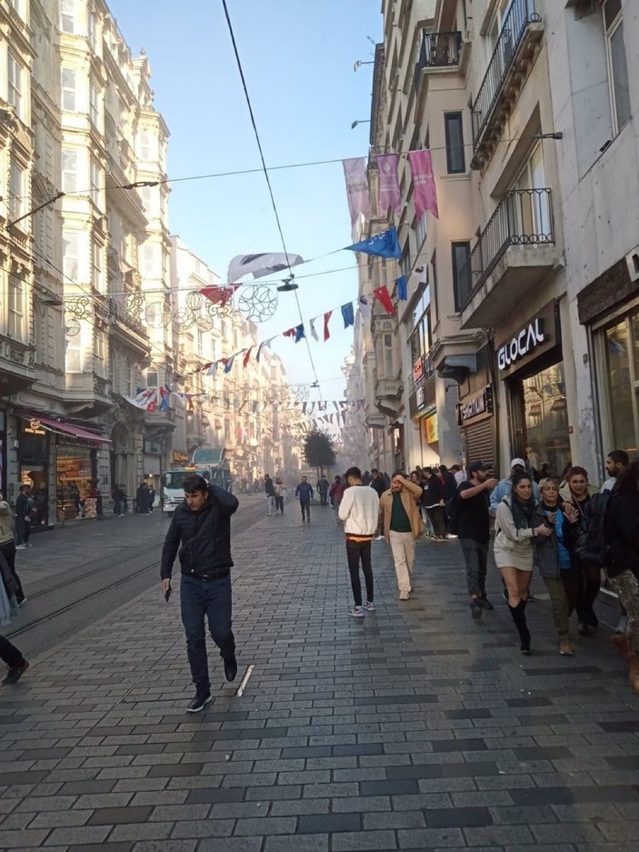 İstiklal Caddesi'ndeki banklar kaldırıldı