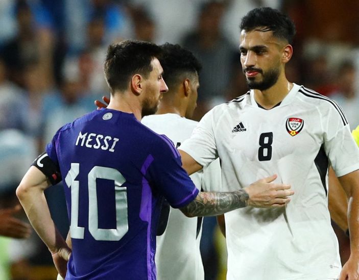 r Arjantin, Birleşik Arap Emirlikleri'ni farklı geçti