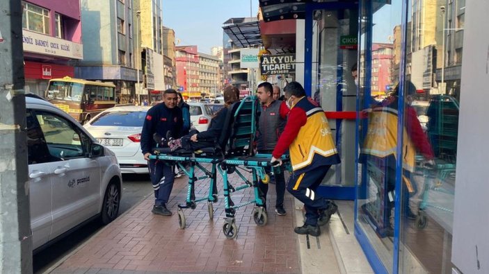 Zonguldak'ta otomobilin çarptığı kadın markete girip alışveriş yaptı