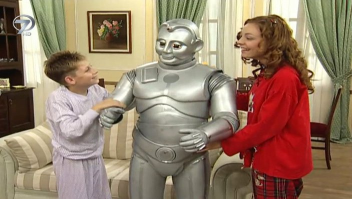 'Seni de unutmadık' İyi Aile Robotu Babür'ü oynayan isme şaşıracaksınız...