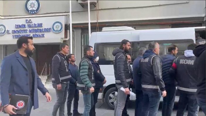 İzmir'de dolandırıcı operasyonunda 8 tutuklama