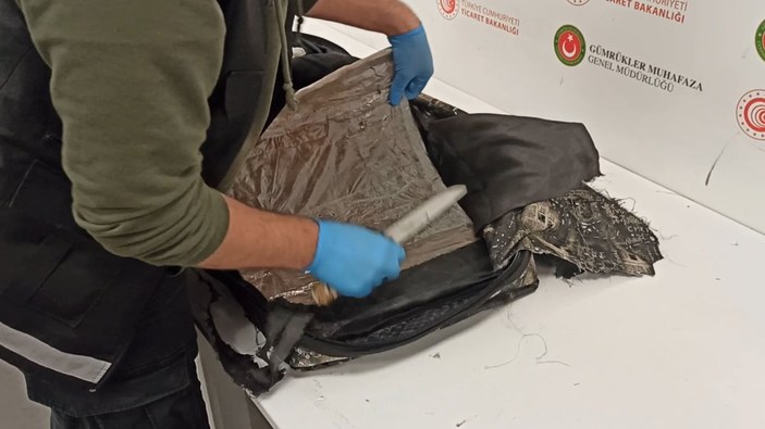 İstanbul Havalimanı’nda, keçeye emdirilmiş morfin ele geçirildi
