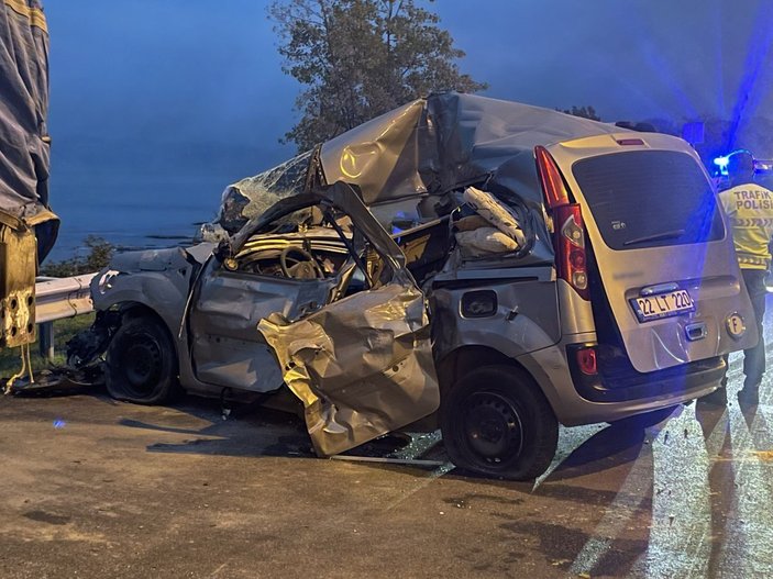 Ordu'da hafif ticari araç tıra çarptı: 1 ölü