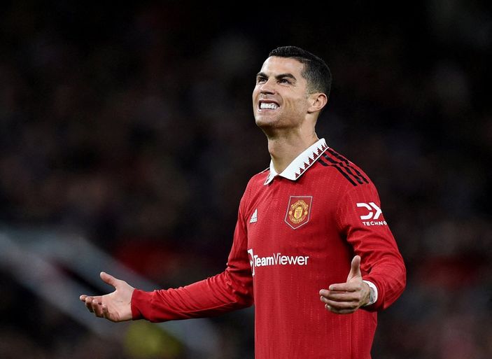 r Cristiano Ronaldo'nun posteri, Manchester United stadından kaldırıldı