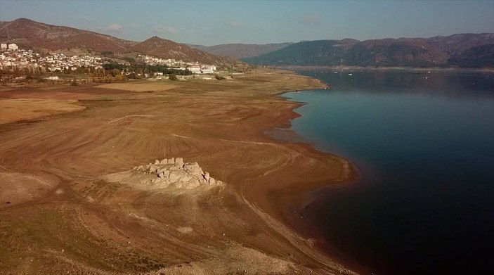 Tokat Almus Baraj Gölü'nde su, yüzde 28,8 seviyesine geriledi