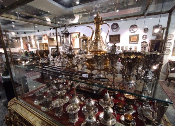 İstanbul'da Osmanlı dönemine ait antikalar görücüye çıktı