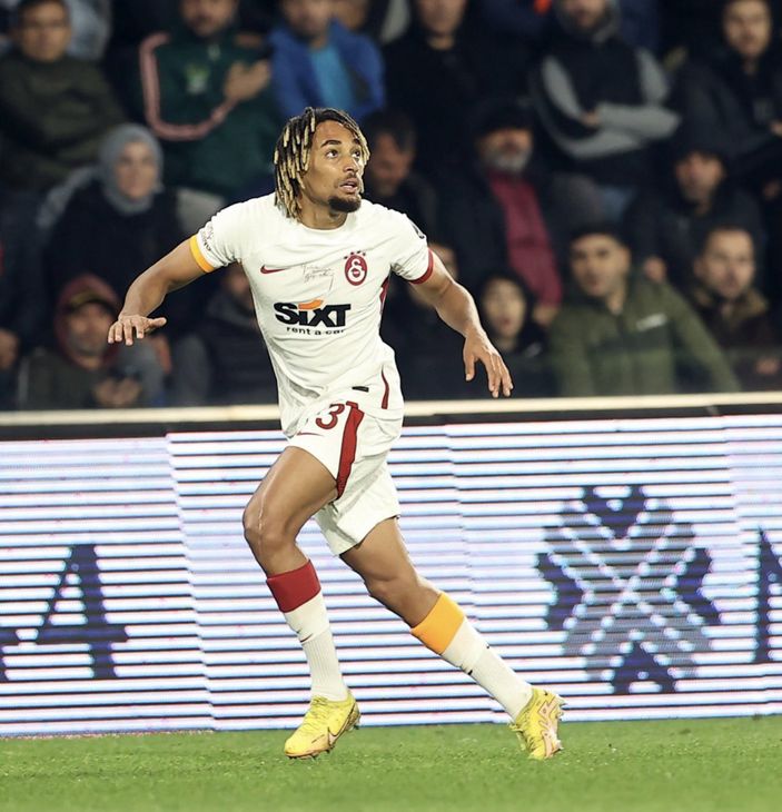 Sacha Boey, Galatasaray'ın ilk teklifini reddetti