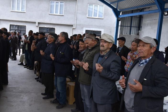 Balıkesir'de çiftçiler yağmur duasına çıktı