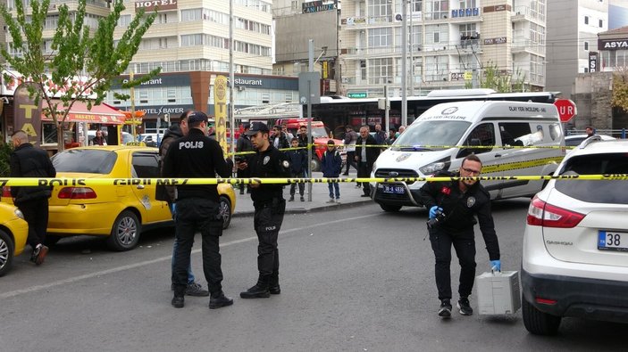 Kayseri'de kavgada, husumetlisi yerine babası ve kardeşini vurdu