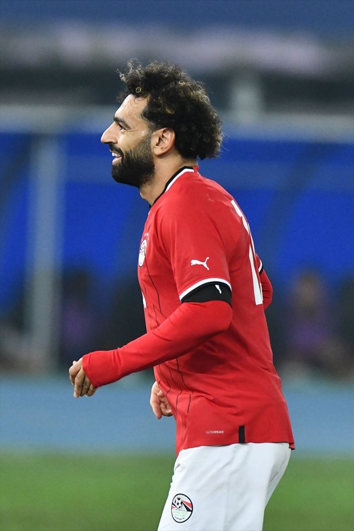 a Mohamed Salah, kadın görevlinin elini sıkmadı