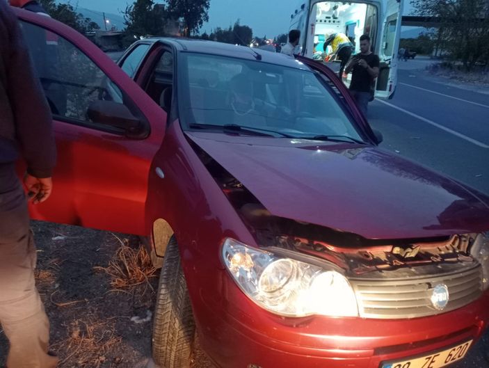 d Aydın’da iki otomobil kafa kafaya çarpıştı