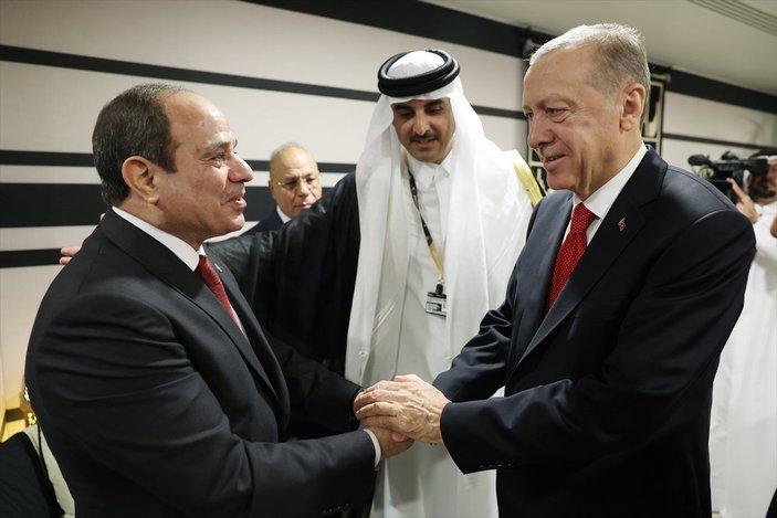 Cumhurbaşkanı Erdoğan ile mevkidaşı Sisi'den samimi kareler 