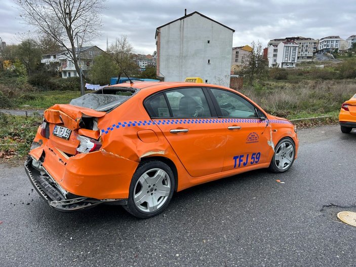 Arnavutköy'de servis şoförü, tartıştığı taksiciye dehşeti yaşattı