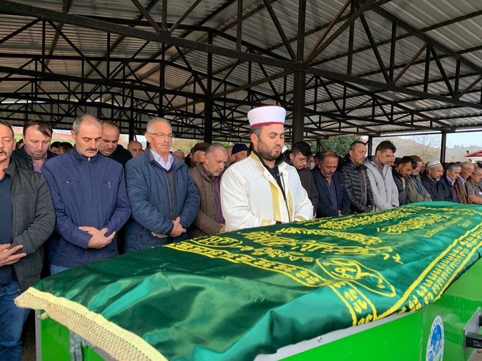 Sakarya'da kaybolduktan 10 gün sonra cesedi bulunan Sakız toprağa verildi