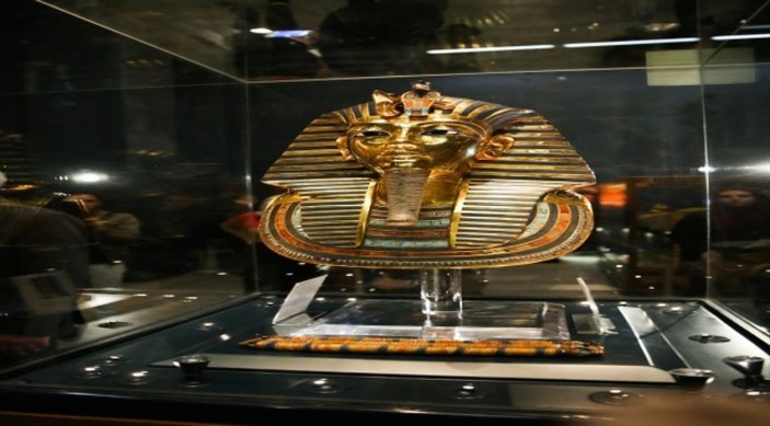 Antik Mısır'ın ünlü firavunu Tutankamon'un keşfedilen mezarında ortaya çıkan hazineler sergilenecek