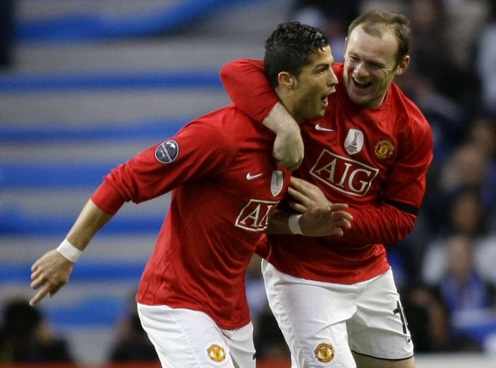 r Rooney: Cristiano Ronaldo'yu satarım, kulübü bile oynatmıyor