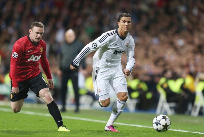 r Rooney: Cristiano Ronaldo'yu satarım, kulübü bile oynatmıyor