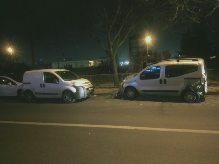 Bayrampaşa'da 3 araca çarpan sürücü kendi otomobilini çekiciyle kaçırdı