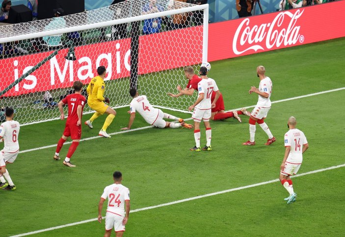 Andreas Cornelius'un kaçırdığı pozisyon