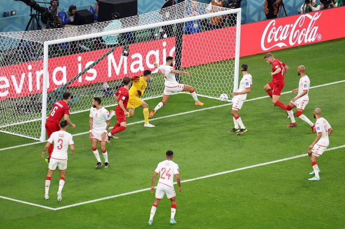 Andreas Cornelius'un kaçırdığı pozisyon