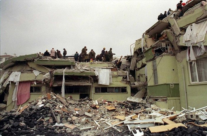 Düzce'de 5,9 büyüklüğündeki sarsıntı, 1999 depremini hatırlattı