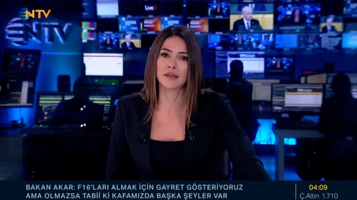 NTV spikeri canlı yayında depreme yakalandı