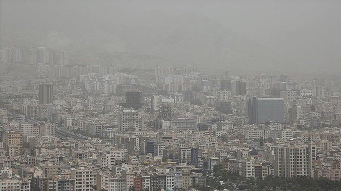 İran'da hava kirliliği okulları tatil ettirdi