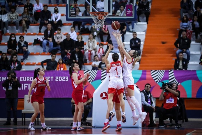 Potanın Perileri'nden Arnavutluk'a 96 sayı fark