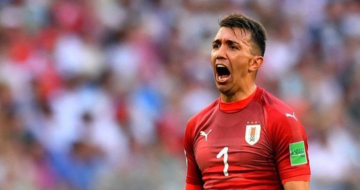 Fernando Muslera yerini Rochet'e kaptırdı