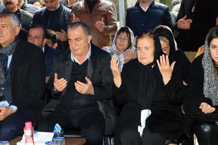 Fatih Terim'in annesi Nuriye Terim yaşamını yitirdi