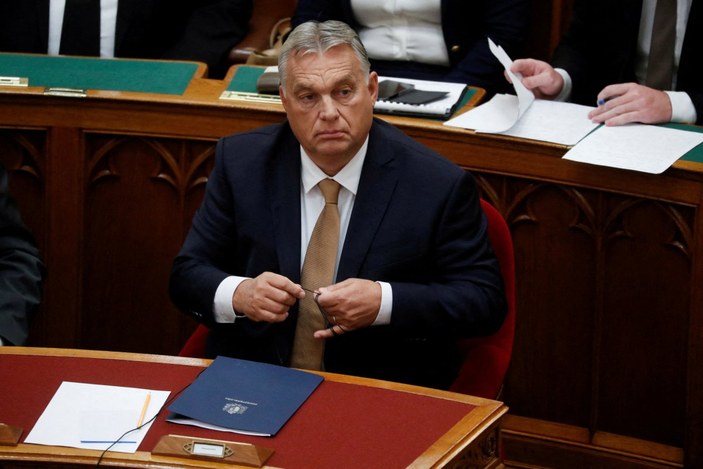 Macaristan'dan İsveç ve Finlandiya'nın NATO üyeliği onay sürecine erteleme