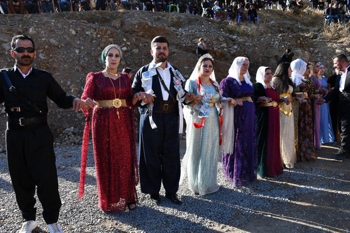 Şırnak'ta, aşiret düğününde 300 bin TL değerinde altın takıldı