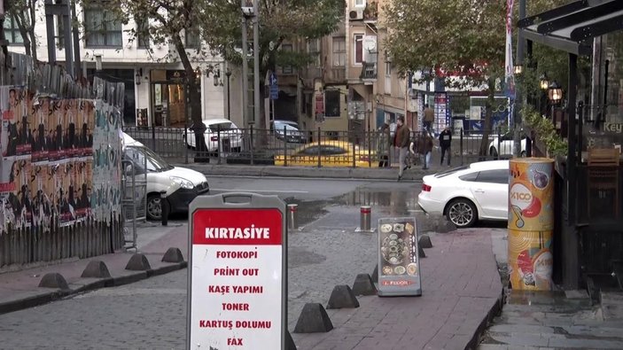 Beyoğlu’nda polisler ile şüpheliler arasında çatışma 