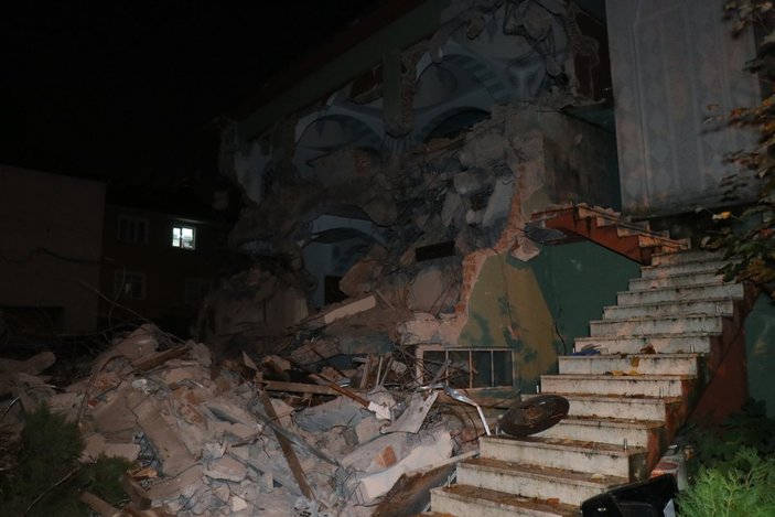 Düzce'de deprem bölgesinde ilk yıkım