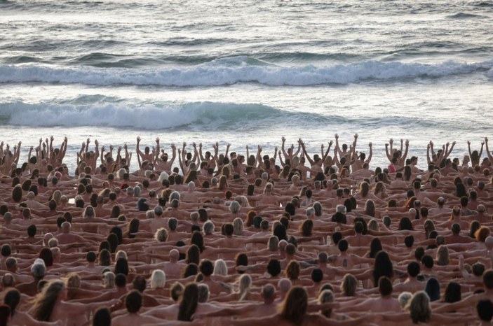 Avustralya'da, kanser farkındalığı için plajda çıplak buluşma